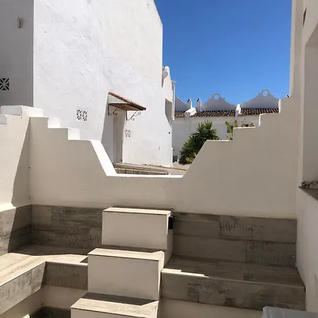 Casa Chico 2 Bedroom Townhouse 1 Mile From Marina & Beaches *