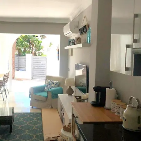 Casa Chico 2 Bedroom Townhouse 1 Mile From Marina & Beaches Apartamento Marbella