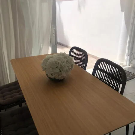 Casa Chico 2 Bedroom Townhouse 1 Mile From Marina & Beaches