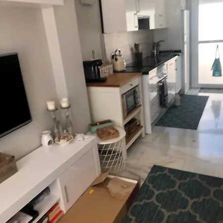 Casa Chico 2 Bedroom Townhouse 1 Mile From Marina & Beaches Marbella