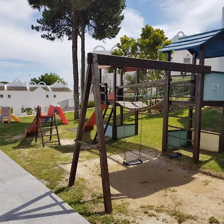 Casa Chico 2 Bedroom Townhouse 1 Mile From Marina & Beaches Marbella
