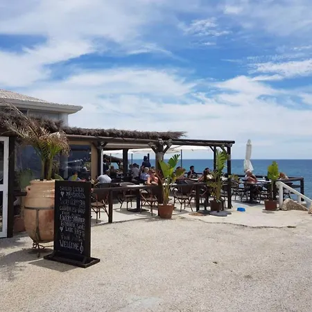 Casa Chico 2 Bedroom Townhouse 1 Mile From Marina & Beaches Apartamento Marbella