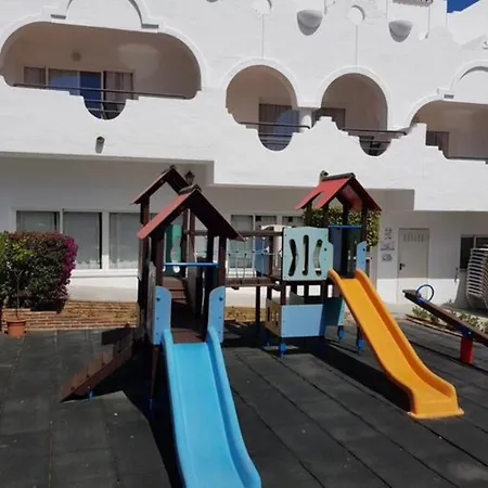 Casa Chico 2 Bedroom Townhouse 1 Mile From Marina & Beaches Marbella